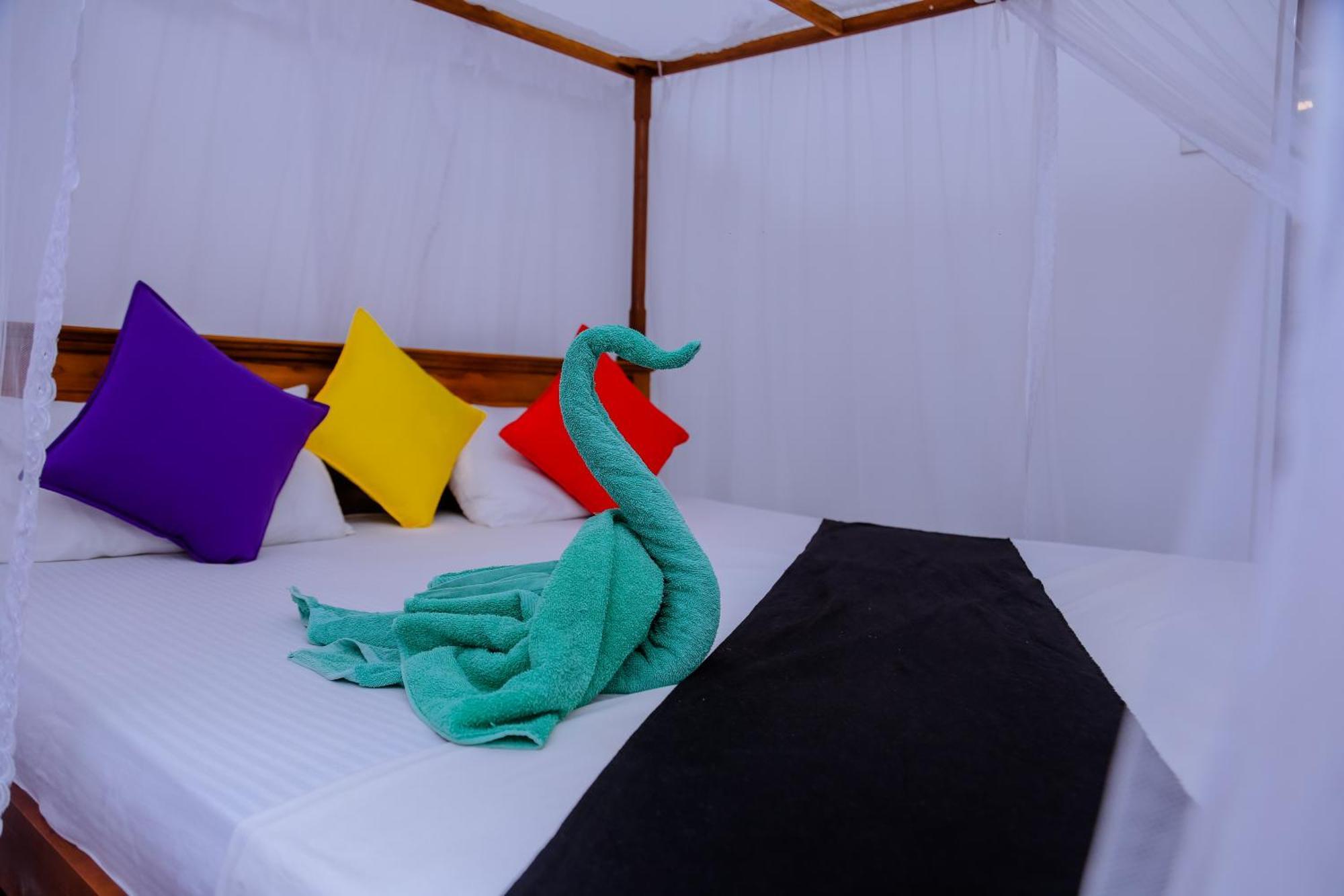 미리사 Sajana Ocean Hill B&B 외부 사진