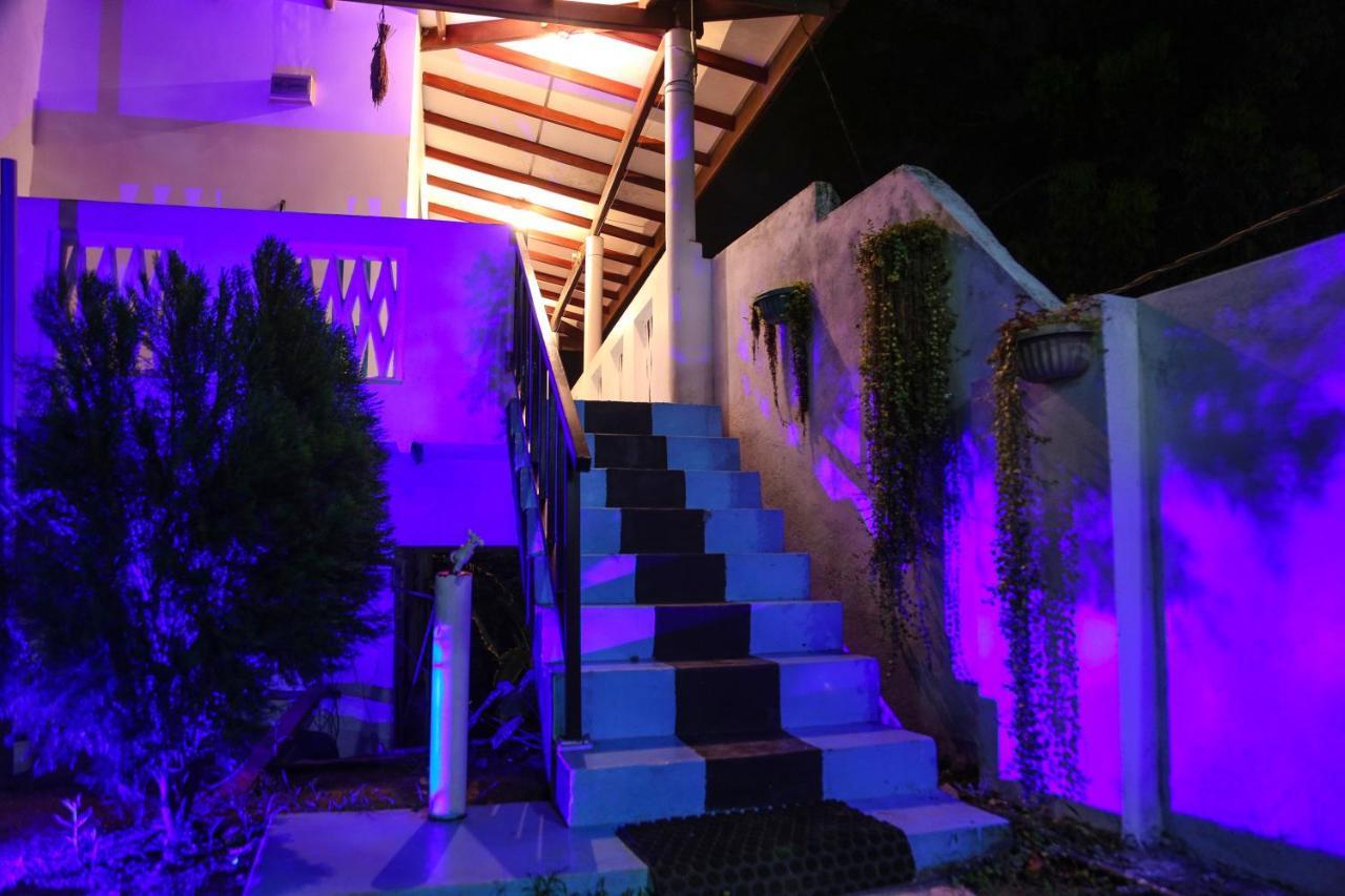 미리사 Sajana Ocean Hill B&B 외부 사진